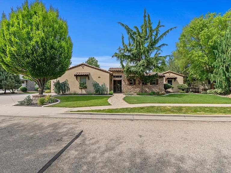 966 W Watersford Dr — Photo 47