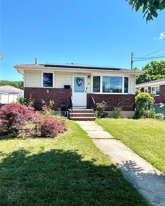 1st image of 31 Chesterton Ave