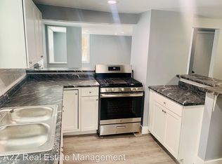 706 E 10th St, Davenport, IA 52803