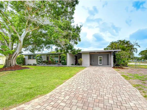 1901 Oxford St N, Saint Petersburg, FL 33710
