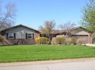 56111 Smytheham Ln, Mishawaka, IN 46545