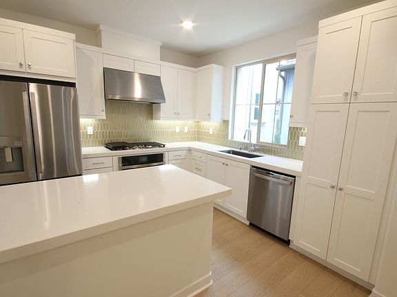 5th image of 513 Embrook Way