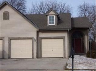 645 Summer Creek Rd, Oconomowoc, WI 53066