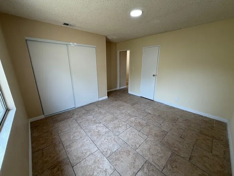 1609 Grove St #B — Photo 16