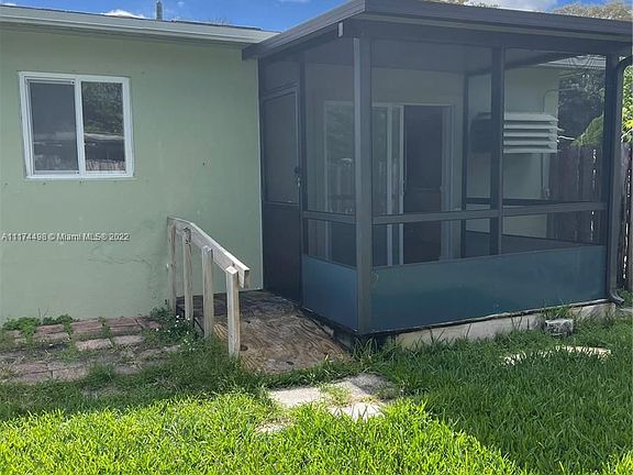 3rd image of 1323 N 16th Ct #1