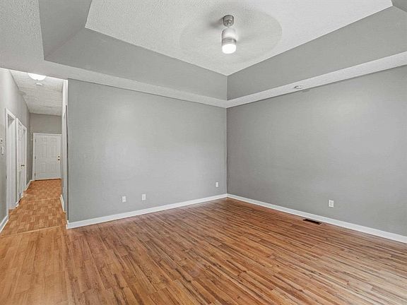 3rd image of 720 Bolivar St