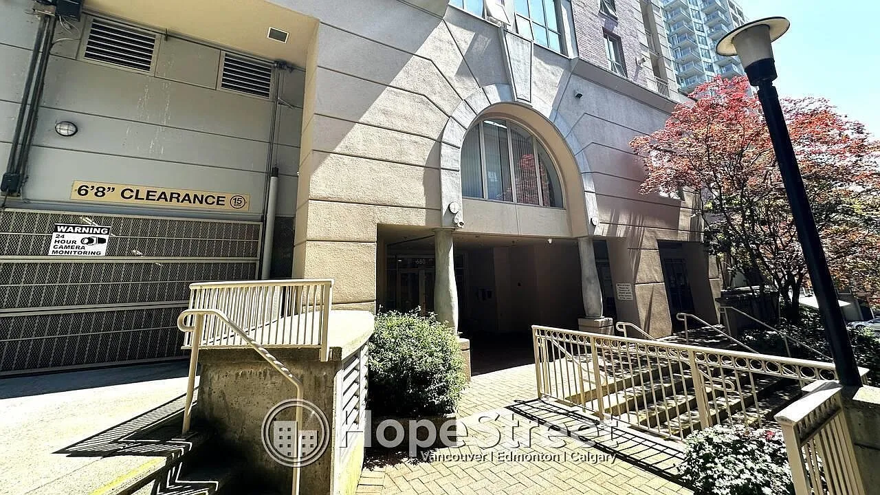 2 bed, 700 sqft, $2,200 — Photo 4