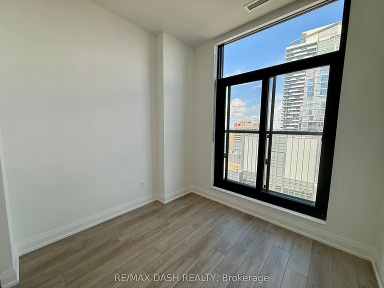 20 Soudan Ave #Penthouse 06 — Photo 15