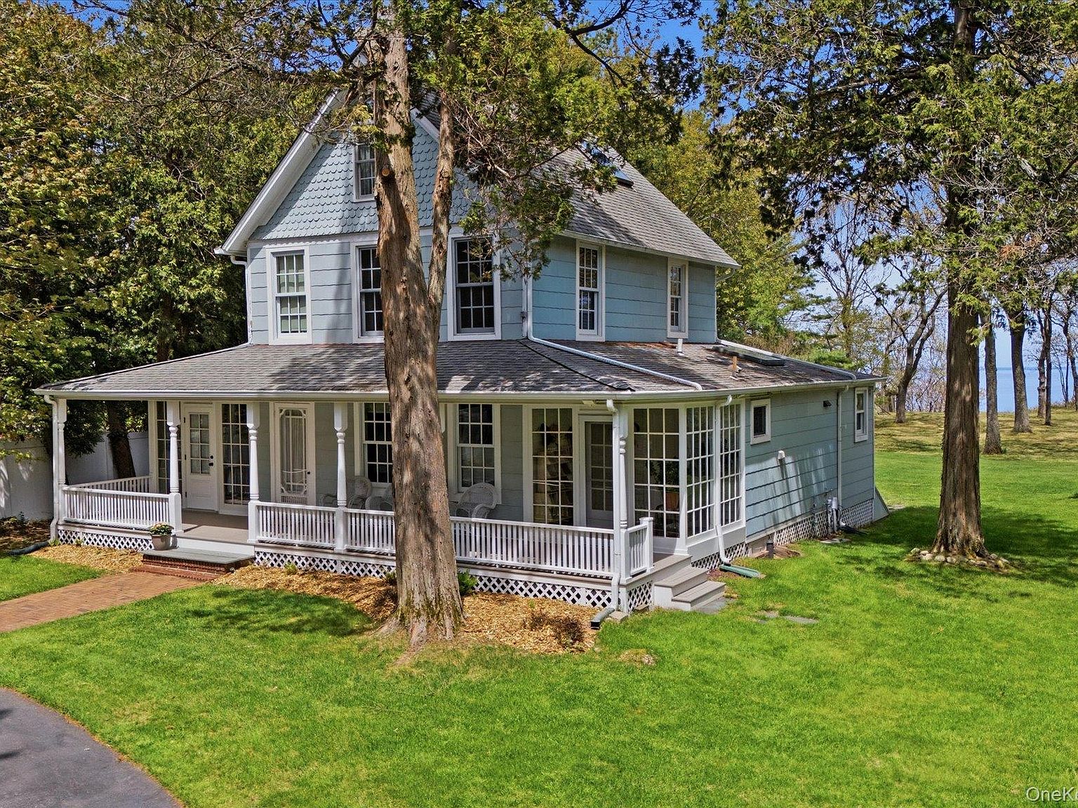 2850 & 2856 N Wading River Road
