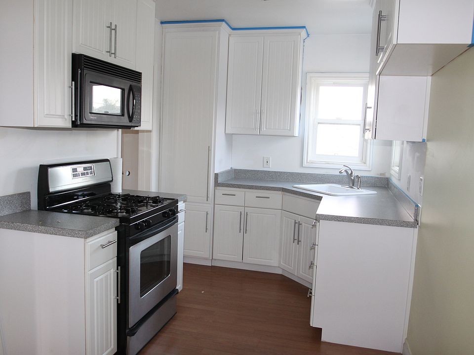 1st image of 4542 1/2 N Lakewood Blvd