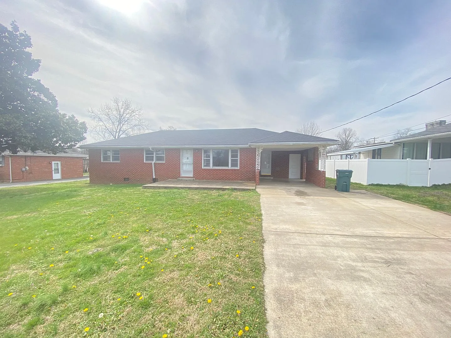 For Lease - 3 Bed, 1 Bath, 1400 sqft (Lebanon) — Photo 1