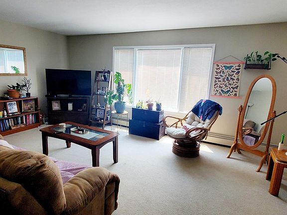 2nd image of 484 Barkwood Dr NW #484