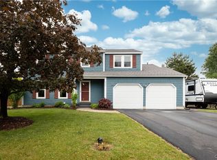 8234 Chiffon Path, Liverpool, NY 13090