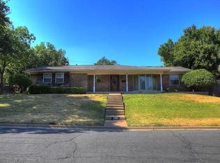 5901 N Hills Dr, North Richland Hills, TX 76117
