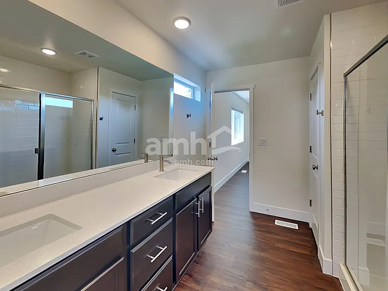 390 Smith Dr — Photo 23