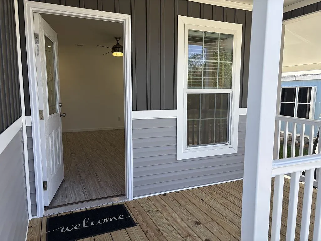 3 bed, 2.0 bath, 1290 sqft, $1,799 — Photo 3
