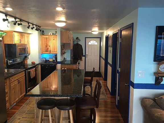 4th image of 2825 E Shore Dr