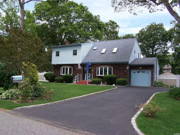 416 Sleepy Hollow Drive, Shirley, NY 11967