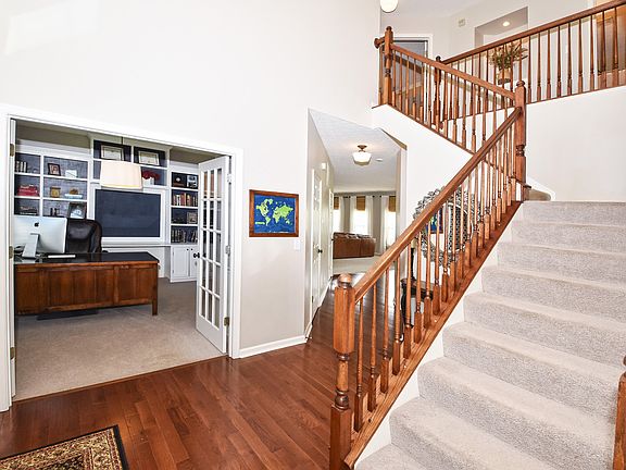 4th image of 953 Caribou Run Ln