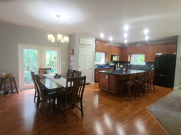 2nd image of 3223 Blue Hill Ln