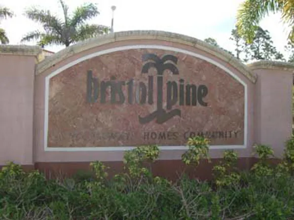 7452 Bristol Cir, Naples, FL 34120