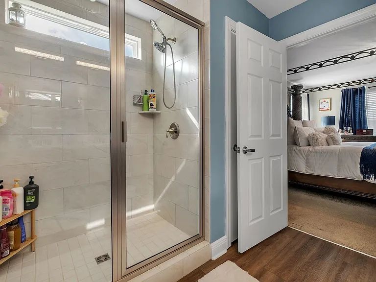 4800 Silent Creek Ln — Photo 29