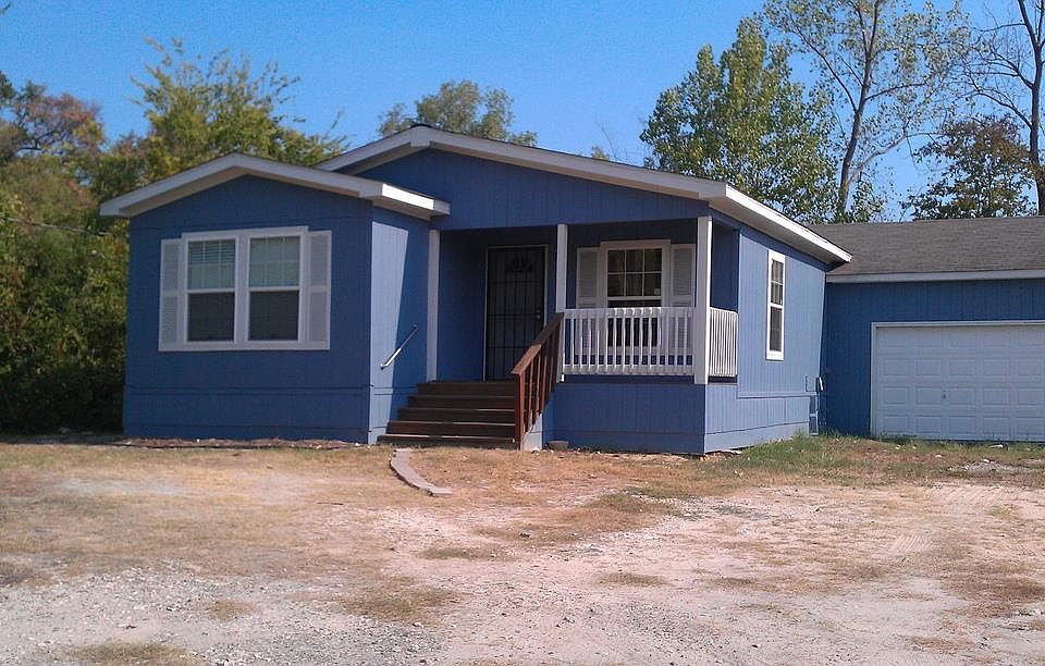 1st image of 1531 De Soto St