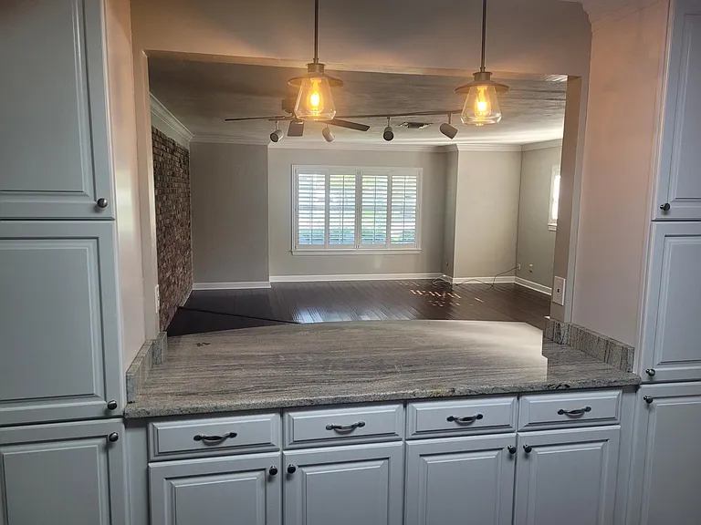502 Suwanee Cir — Photo 10