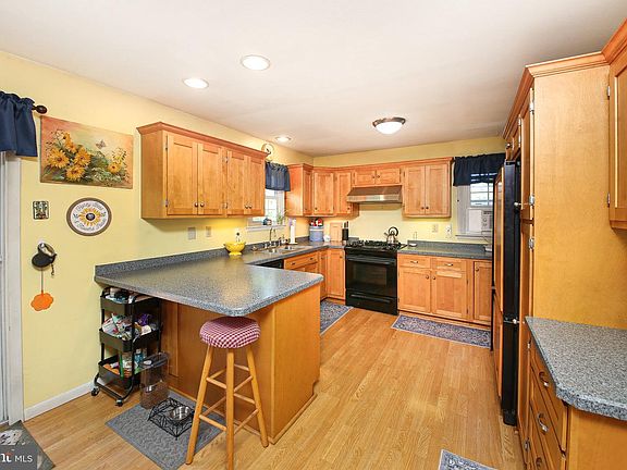 4th image of 3134 Wild Run Rd