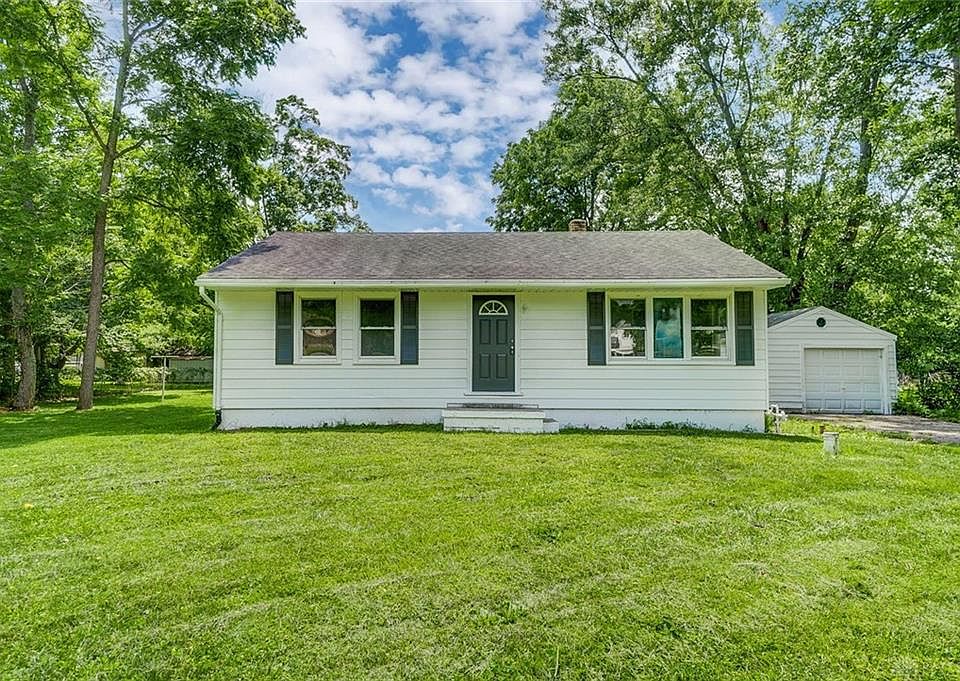 1st image of 3227 Ravenwood Dr