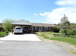 412 Colonial Ave, Independence, VA 24348