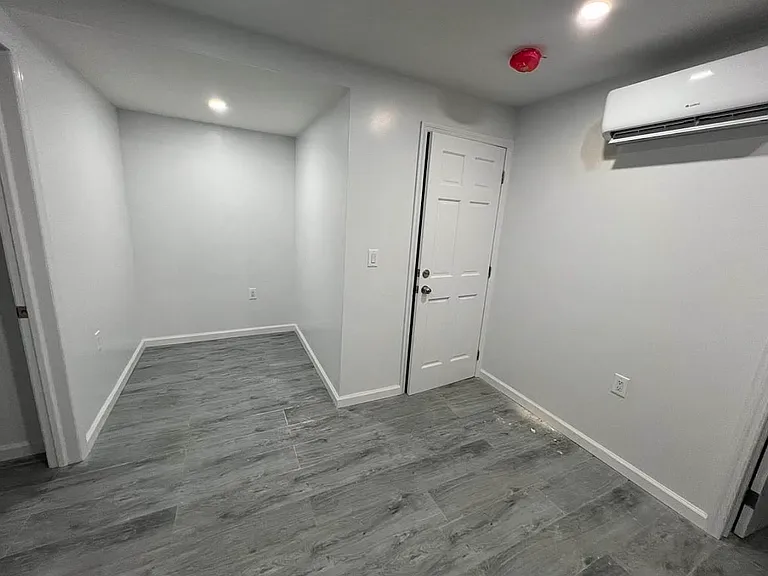 21 Ditmars St #G — Photo 3