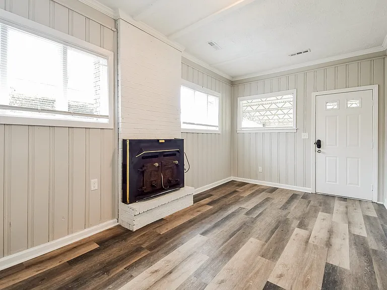 1553773_019_living_room_13547633.jpg