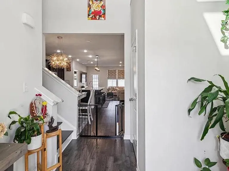 5 Roberta Way — Photo 8