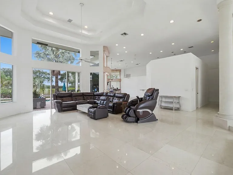 1716 NW 124th Way — Photo 37