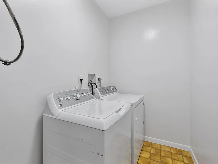 740 NE 199th St #205G — Photo 15