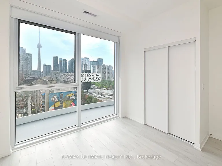 280 Dundas St W #1011 — Photo 13