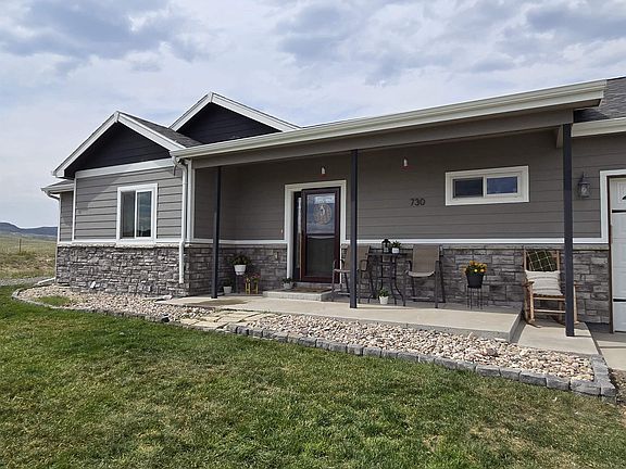 3rd image of 730 N Table Mountain Loop