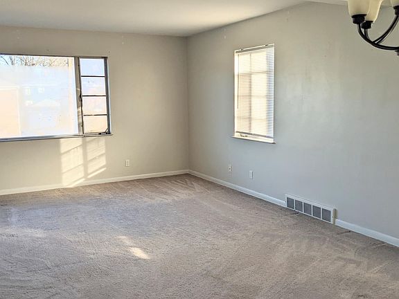3rd image of 1728 Liberty Dr