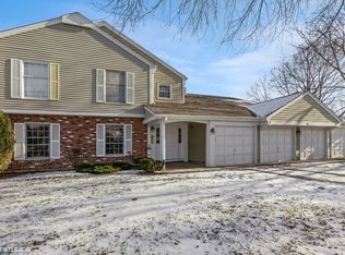 27 Exeter Ct APT 101-B, Naperville, IL 60565