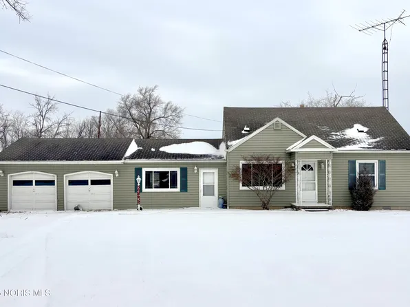 23105 W Edgefield Rd, Genoa, OH 43430