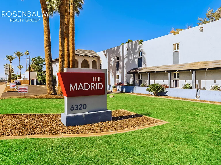 The Madrid Courtyard Apartments — Photo 40
