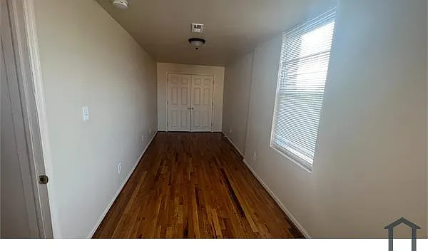 2 bed, $1,300 — Photo 2