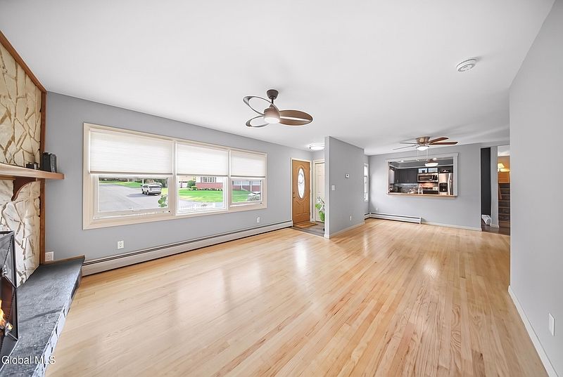 5th image of 102 Greenleaf Drive