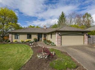 2151 NW Chrystal Dr, McMinnville, OR 97128