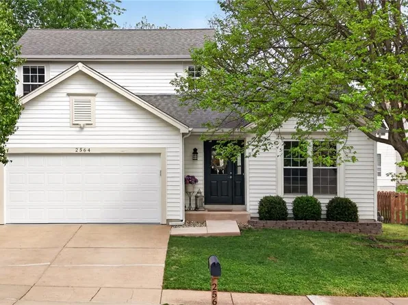 2564 Hidden Meadow Ln, Ballwin, MO 63021
