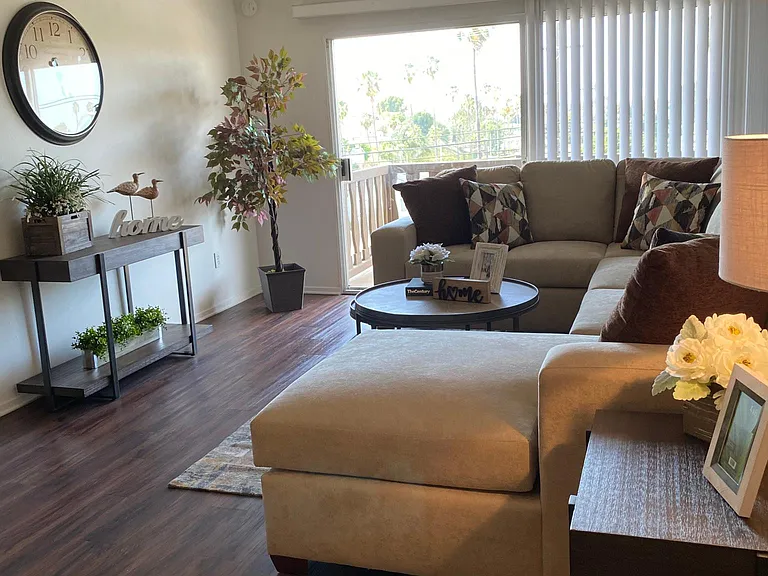 2 Bed - Living room