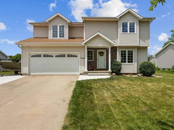 1865 Rock Island Dr, Ely, IA 52227