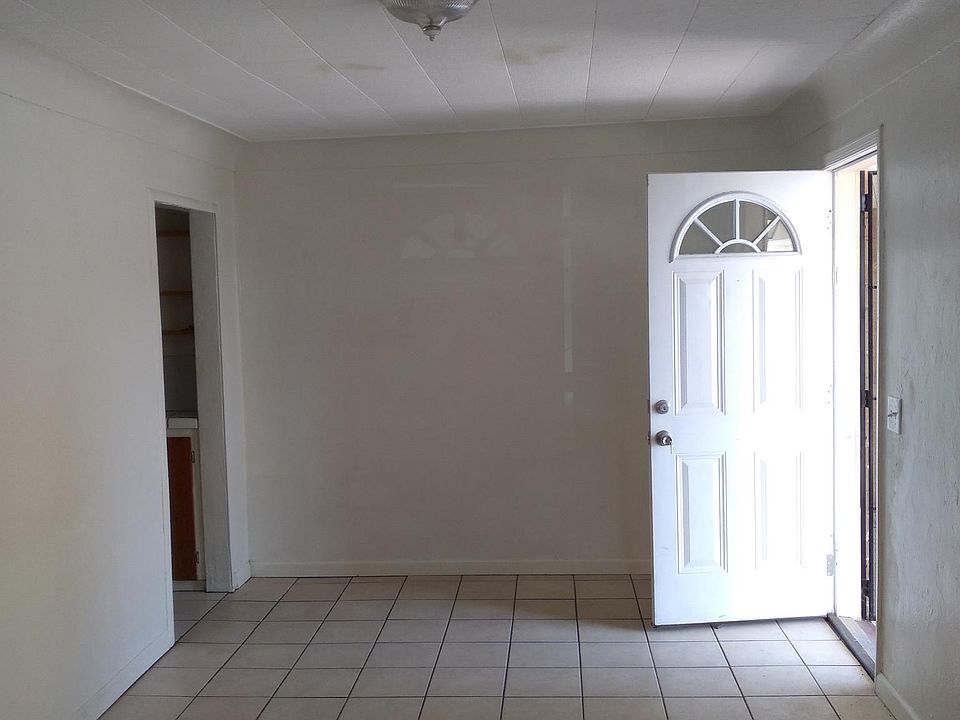 1st image of 3257 N Kelvin Blvd #103