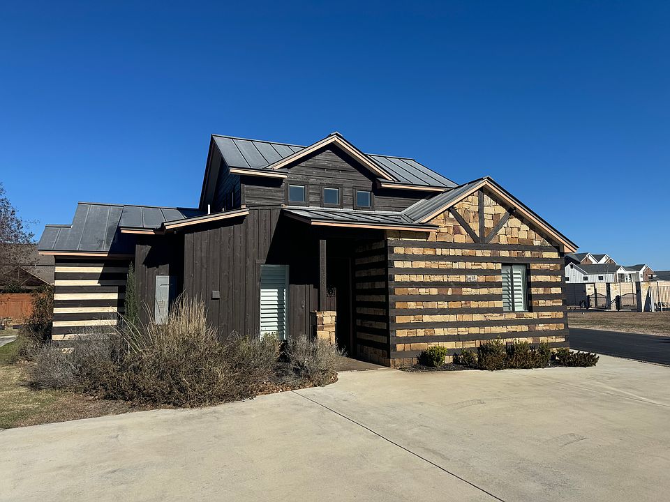 1st image of 1756 Gruene Vineyard Xing